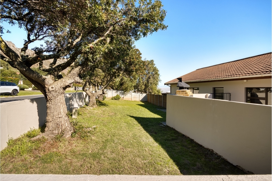 3 Bedroom Property for Sale in Mountainside Western Cape
